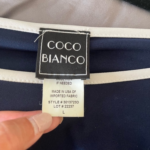 Coco Bianco Dark Blue Top - Round Neck Bell Sleeves, With White Trim Size Large - Picture 5 of 9
